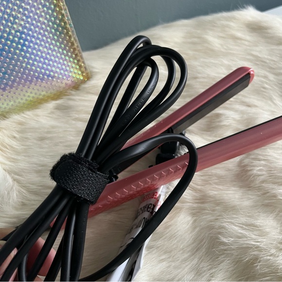 Eva NYC Mini Travel Flat Iron Hair Straightener - Picture 11 of 13